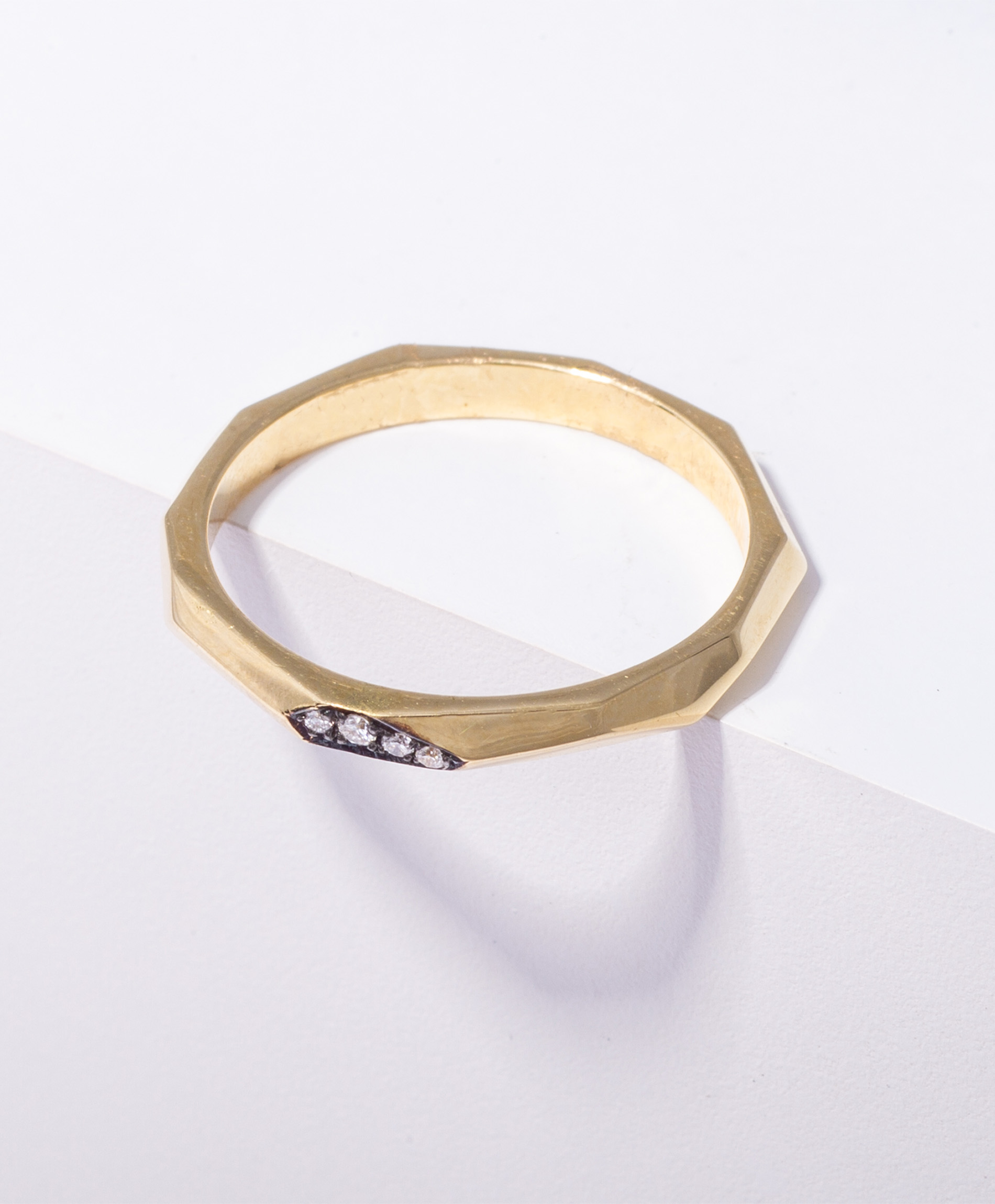 gold-diamond-ring